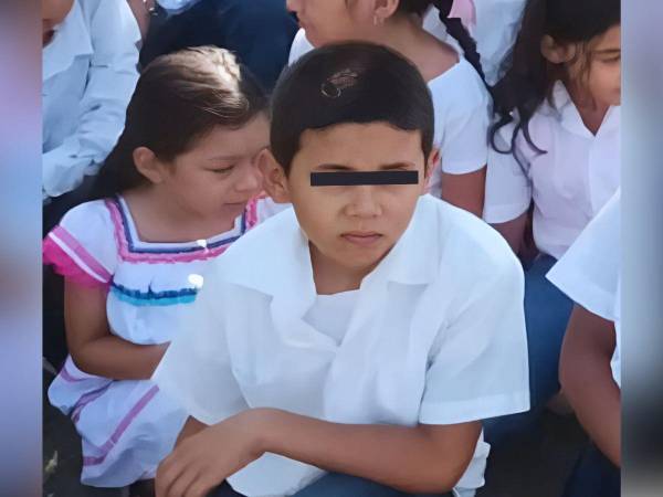 Fotografía en vida del menor de diez años.