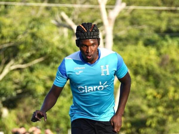 Alberth Elis realizó hace unas semanas atrás entrenamiento con la selección de Honduras.