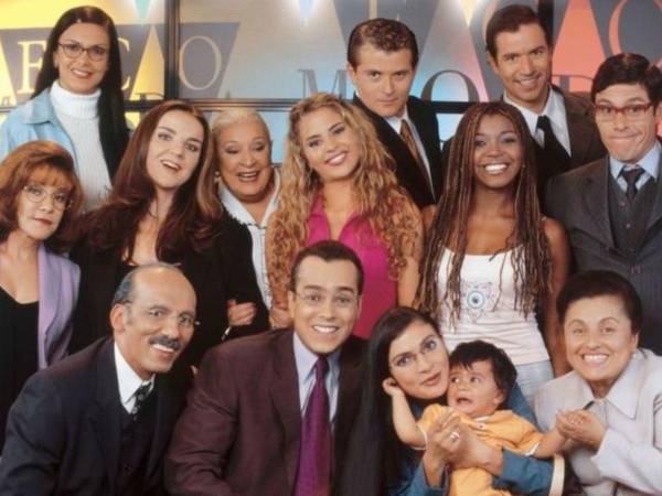 ‘Yo soy Betty, la fea’ marcó un antes y un después en la historia de la televisión latinoamericana. Sin embargo, el éxito rotundo que vivieron sus protagonistas contrastó con los difíciles destinos que muchos enfrentaron fuera de cámaras: enfermedades, precariedad económica, retiro forzado del mundo del espectáculo y la muerte.