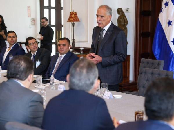 El presidente Nasry Asfura sostuvo una reunión con representantes de la agroindustria para abordar el financiamiento productivo, el precio de los combustibles y la seguridad jurídica del sector.