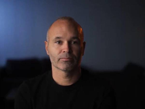 Iniesta dice adiós y es despedido por enormes entrenadores