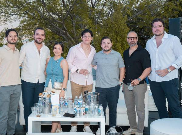 Asistentes disfrutaron de una jornada llena de sabor, música y momentos memorables en un ambiente vibrante.