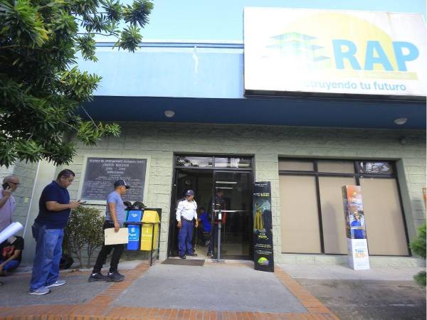 Las oficinas principales del RAP se encuentran en el barrio El Benque, donde decenas de personas acuden a diario.