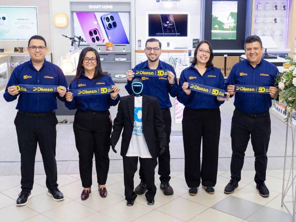 En el marco de su 50 aniversario, Diunsa inauguró la renovada área de tecnología y electrónica en su tienda San Fernando de San Pedro Sula.