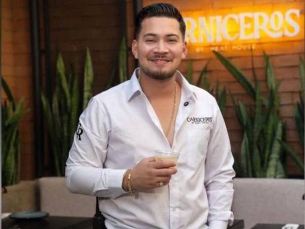 El conductor del carro en el que se transportaba el tiktoker Hernán Martínez fue enviado a arresto domiciliario mientras avanza el proceso judicial por el accidente de tránsito ocurrido el pasado 15 de abril en Tegucigalpa, que provocó la muerte del creador de contenido.