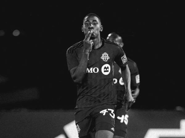Jesús Batiz fue compañero de Deiby Flores, con quien compartió en el primer equipo del Toronto FC.