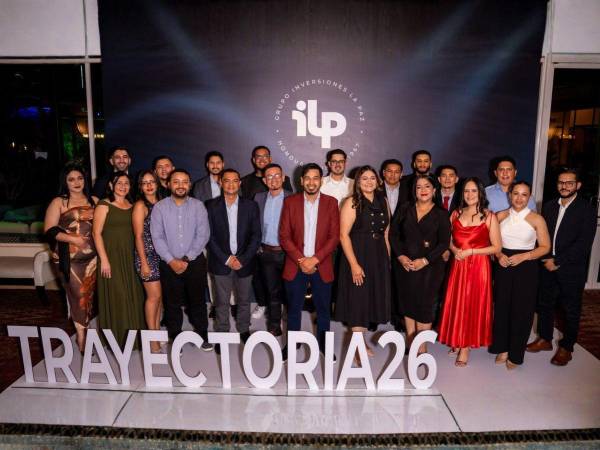 La organización empresarial celebró en Tegucigalpa su tradicional gala Trayectoria 2026 para distinguir la fidelidad de su personal.