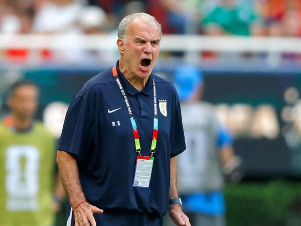 Marcelo Bielsa no seguirá más al frente de la selección de Uruguay. FOTO EFE.
