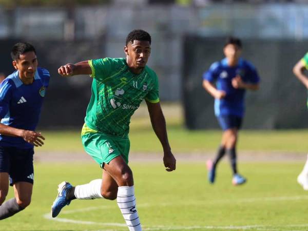 Choco Lozano fue titular en la goleada que el Santos Laguna le recetó al Cancún.