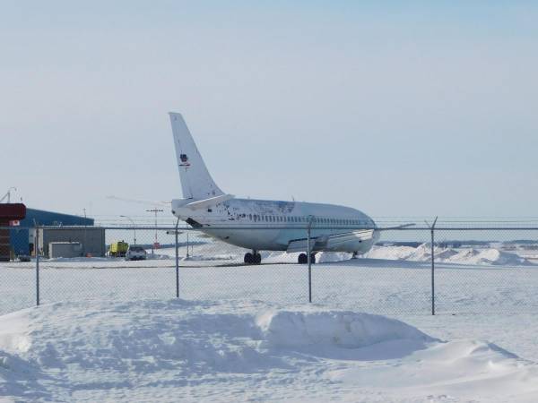 Más de 60 millones de estadounidenses están en alerta por una tormenta de nieve que afectó este lunes a buena parte del país, especialmente a la costa este, donde se esperan acumulaciones notables de nieve que ya han provocado cancelaciones de miles de vuelos y cortes de energía en algunos puntos.