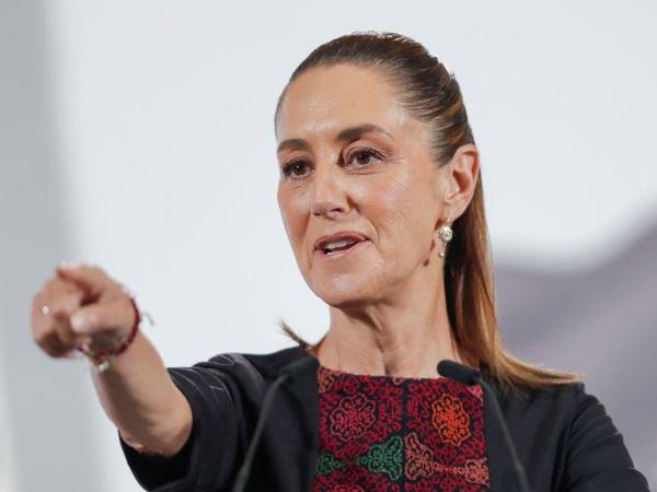 La presidenta de México, Claudia Sheinbaum, habla durante su rueda de prensa matutina en el Palacio Nacional de la Ciudad de México.