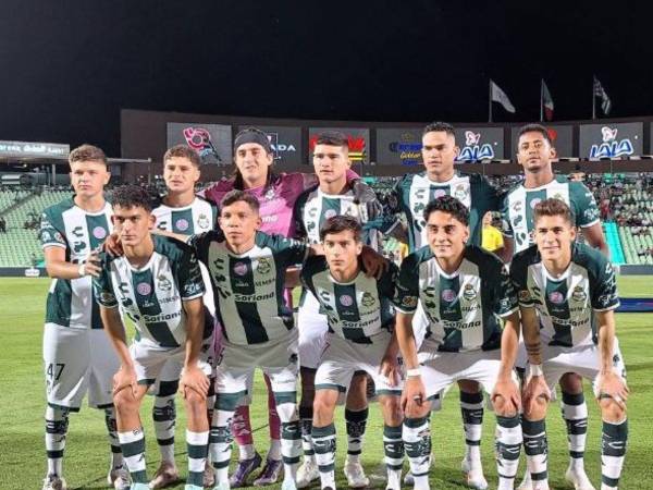 El 11 titular del Santos Laguna que perdió como local 0-2 ante el FC Juárez.
