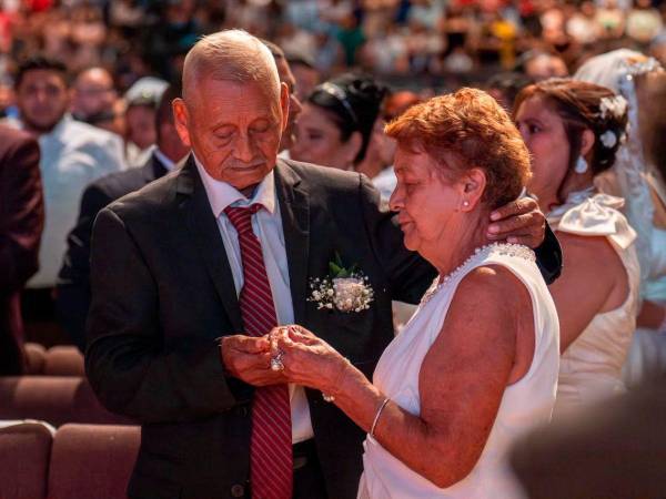 Las bodas masivas realizadas en los últimos años y promovidas por la municipalidad de San Pedro Sula han permitido que miles de parejas legalicen su matrimonio.