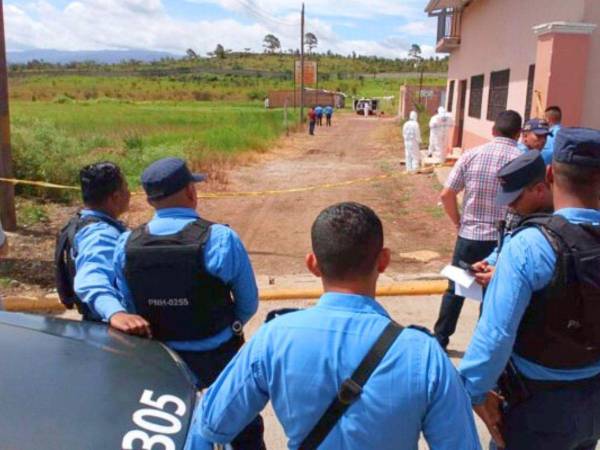 El 12 de julio de 2018, a eso de las 10:00 am, cuando se encontraba limpiando un terreno, el abogado Rafael Humberto González Thiebaud (de 67 años) fue acribillado a balazos por pandilleros.