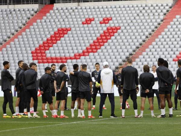Bombazo. Prensa española informa la salida de uno de sus futbolistas en plena batalla ante Bayern Múnich por las semifinales de Champions League.