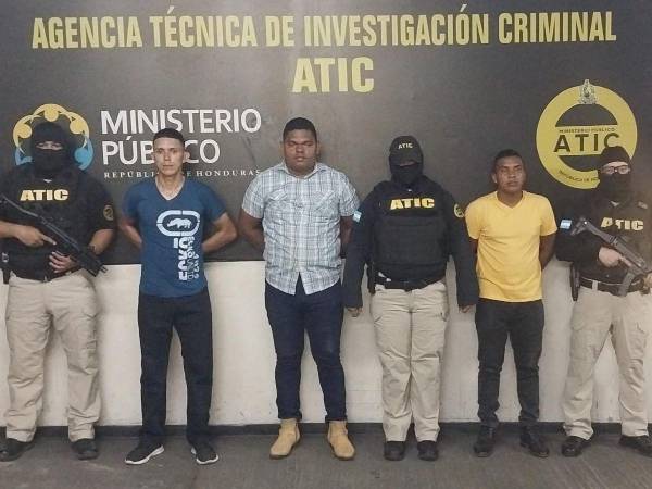 Momento de la detención de los tres militares en Tocoa, Colón.