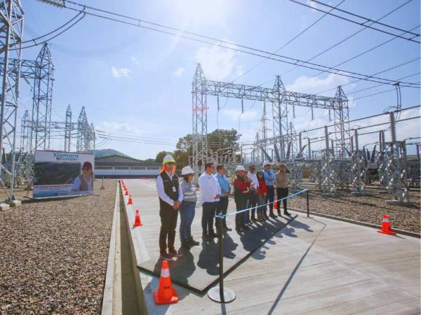 El acto de inauguración de los megaproyectos eléctricos en San Pedro Sula, un compromiso cumplido con la población.