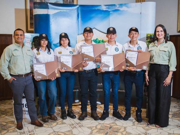 El Programa Juvenil,Hijos del Merendón es impulsado por Cervecería Hondureña y Coca-Cola Honduras, con el apoyo técnico del Servicio Forestal de EE. UU.