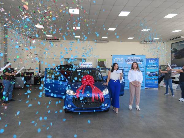 En medio de una lluvia de confeti, GRS Electrodomésticos anunció al ganador de la promoción “Si lo vives, lo ganas”, que se llevó un Suzuki Alto totalmente nuevo.