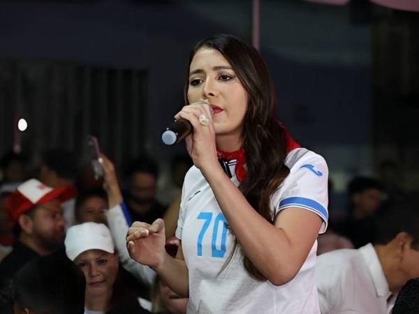 Iroshka Elvir convocó el pasado lunes 15 de diciembre a una manifestación frente al Instituto Nacional de Formación Profesional (Infop).