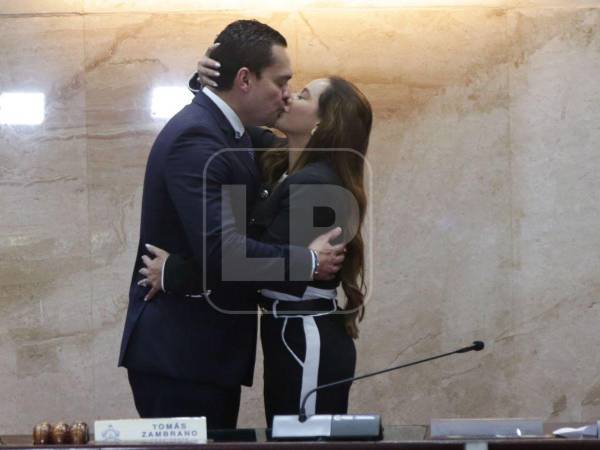 El hemiciclo del Congreso Nacional se llenó este miércoles de aplausos, sonrisas y abrazos tras la ratificación de los miembros de la Junta Directiva en propiedad para el nuevo período legislativo.