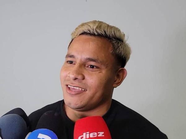 Germán Mejía acudió a disfrutar del duelo Olancho vs Olimpia por la semifinal de ida.