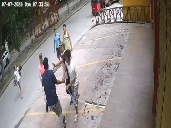 Lester Gael García Girón fue atacado por cinco delincuentes.