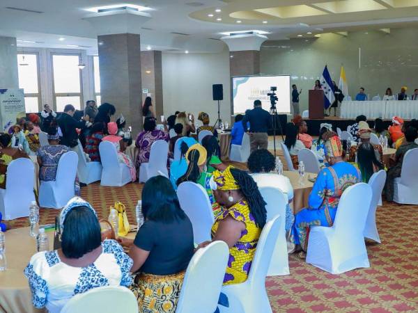 Gobierno reconoce a 100 mujeres garífunas destacadas en Honduras.