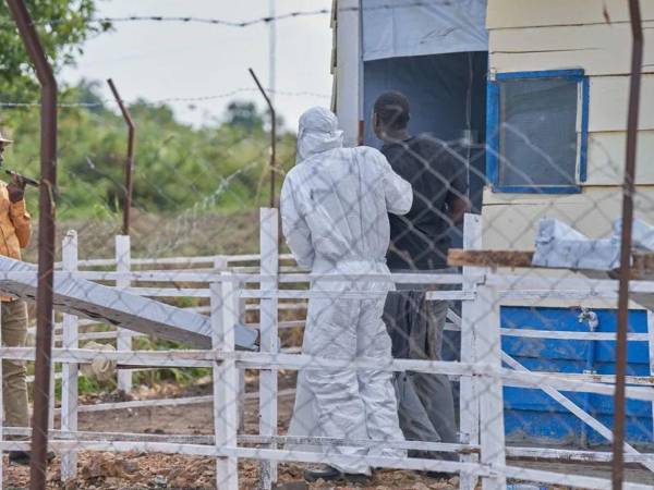 ECDC dijo que los pacientes con sospechas de peste neumónica o diagnóstico confirmado deben ser aislados y se les debe ofrecer tratamiento apropiado.