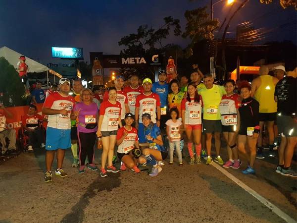 Aquí una imagen del club de “runners” en la edición 41 de la Maratón La Prensa.