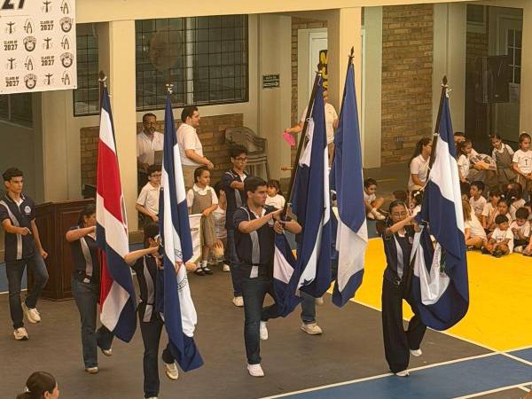 Los alumnos de último año de centros educativos como la Franciscan School llevan preparandose varias semanas para rendir homenaje a la patria en su 205 aniversario.