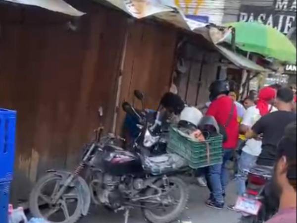 VIDEO: Linchan a ladrón en pleno centro de San Pedro Sula