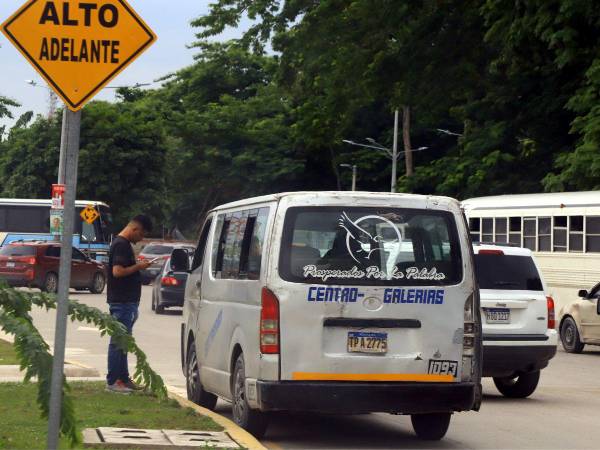 Unas 600 mil personas usan diariamente las unidades de transporte público que esperan algún día un sistema moderno.