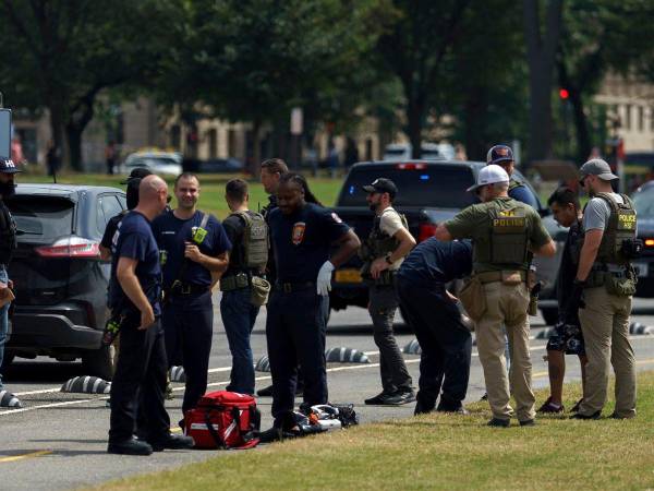 Agentes de policía y de ICE patrullas las calles de la capital estadounidense tras el despliegue de seguridad ordenado por Trump.