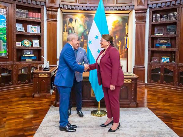 Roosevelt Hernández se convierte en el nuevo secretario de Estado en los Despachos de Defensa Nacional.