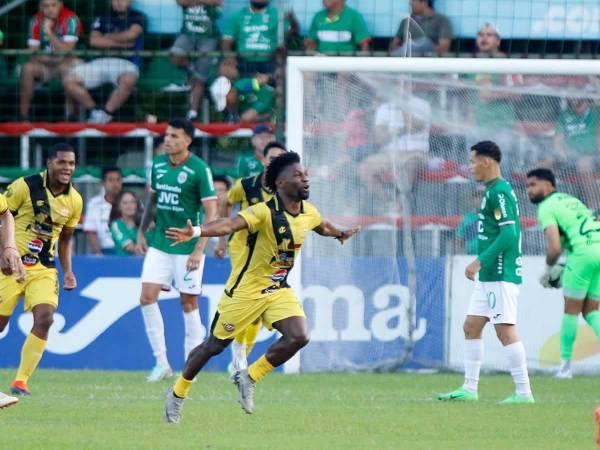 Un golazo de Marlon ‘Machuca’ Ramírez le dio el empate al Génesis 1-1 contra el Marathón.