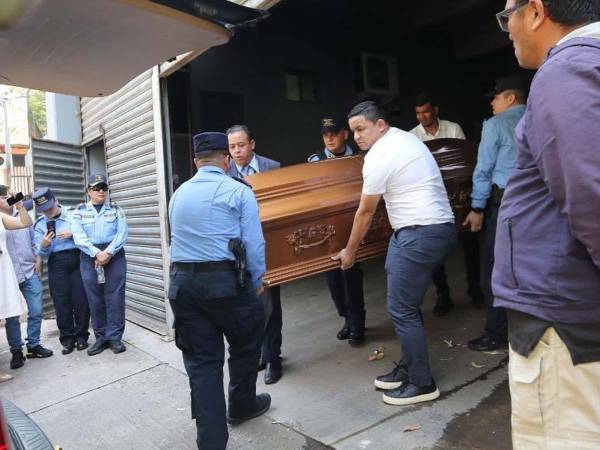 El homicidio del oficial ocurrido en Catacamas sigue sin detenidos, según informó la Policía Nacional, que mantiene las investigaciones en curso para dar con los responsables.