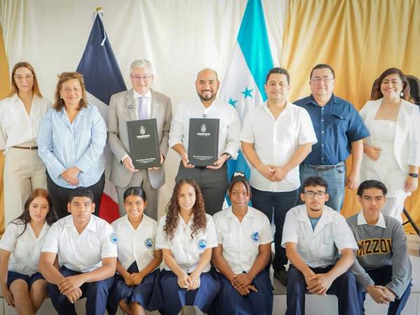 La Secretaría de Educación y la Embajada de Francia en Honduras firmaron ayer un acuerdo en beneficio de la educación hondureña.