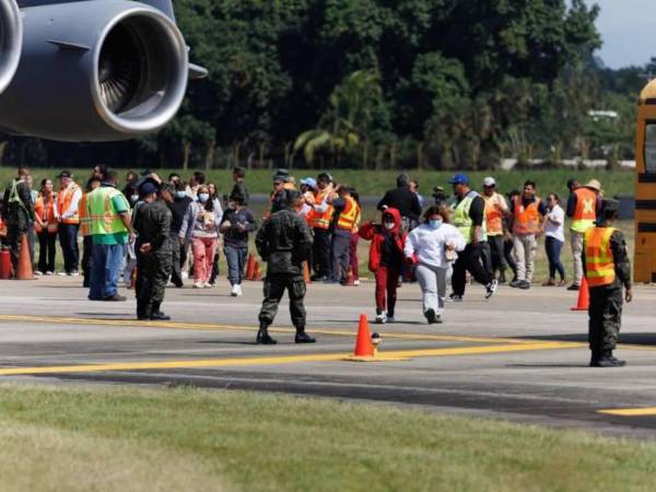 Migrantes piden clemencia a Trump al vencer el TPS para 60.000 hondureños y nicaragüenses.