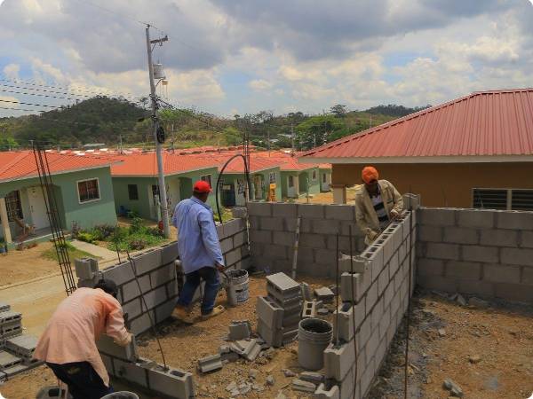 El costo mínimo de una vivienda está en 1.5 millones de lempiras y es considerada vivienda social, sin embargo, hay muy pocos proyectos de este tipo.