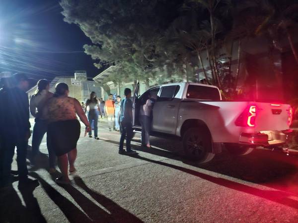 Maicol Siles fue atacado dentro de su vehículo tipo pick up.