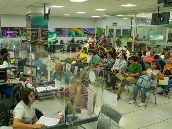 Los ciudadanos pueden acudir a pagar sus impuestos a las oficinas municipales localizadas en el sótano de Mall Galerías del Valle en San Pedro Sula.