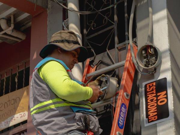 El informe de la ASJ señala que la Enee pierde anualmente unos 18,000 millones de lempiras por energía consumida y no pagada.