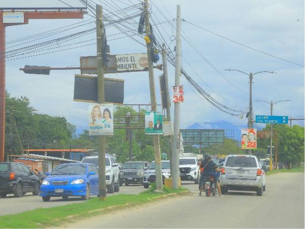 Las elecciones generales se celebraron el 30 de noviembre en Honduras y, pese a que existe una normativa vigente que establece el retiro de propaganda política 30 días calendario después de celebrados los comicios, las imágenes de los candidatos continúan “adornando” distintos puntos de San Pedro Sula.