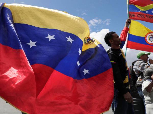 Centenares de venezolanos en Colombia salieron a festejar la detención de<b> </b>Nicolás Maduro.