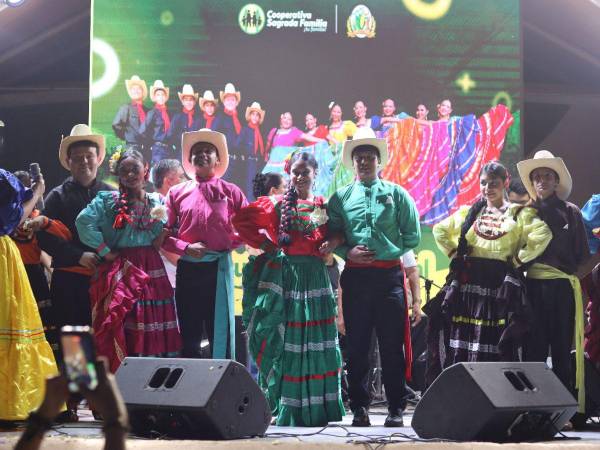 La Plaza Cívica San Sebastián se llenó de arte y tradición para celebrar el talento hondureño. Este evento reunió a familias y jóvenes en un espacio de convivencia y orgullo nacional.