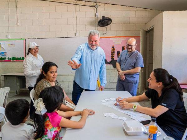 El alcalde Roberto Contreras explica que uno de los pilares de su segunda administración seguirá siendo la salud, tal como lo hizo en su primera gestión.