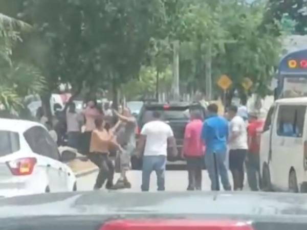 VIDEO: Buseros se van a los golpes frente al Catarino Rivas