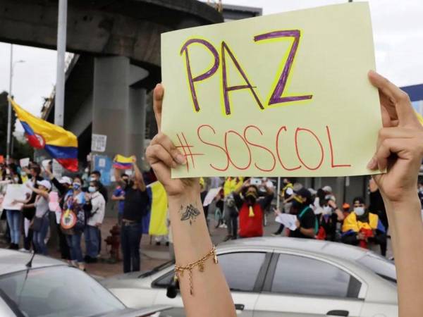 Foto de archivo de manifestaciones en Colombia por ataques contra defensores de DDHH.
