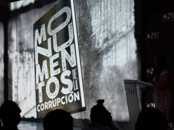 El Consejo Nacional Anticorrupción (CNA) en la presentación del fotolibro de los 10 proyectos de corrupción en Honduras.
